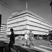 Die Migros ist mit Kritik von ehemaligen Globus- und Interio-Chefs konfrontiert. (ETH-Bibliothek Zürich, Bildarchiv)