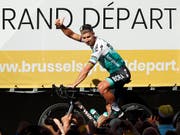 Daumen hoch von Peter Sagan - auch nach der 1. Etappe am Samstag? (Bild: KEYSTONE/AP/THIBAULT CAMUS)