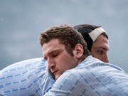 Armon Orlik (vorne), hier in einem Duell mit Daniel Bösch (Bild: KEYSTONE/GIAN EHRENZELLER)