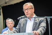 Landamman Alfred Bossard zeigt sich in seiner Rede wegen des Streits um die Pilatus Flugzeugwerke angriffig. (Bild: Christian H. Hildebrand, Stans, 5.Juli 2019)