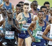 Julien Wanders (Mitte) am letzten Freitag beim 5000-Meter-Lauf an der Athletissima in Lausanne. (Bild: Alexandra Wey/Keystone, 5. Juli 2019)