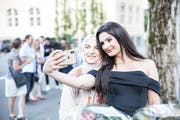 Freude pur an der Lehrabschlussfeier in Sarnen. (Bilder: Manuela Jans-Koch, 5. Juli 2019)