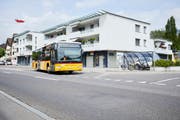 Muss behindertengerecht umgebaut werden: die Haltestelle Post in Buochs. (Bild: Jakob Ineichen, 3. Juli 2019)
