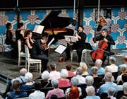 Das Ensemble Chamäleon spielt zum Auftakt des Klassikfestivals «Sommerklänge» in den Räumen der Zwischennutzung «Nordpol»
in Zug. Bild: Stefan Kaiser (7. Juli 2019)