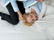 Oft sind Bekannte die Täter: Insgesamt starben im Jahr 2017 weltweit 87'000 Frauen durch ein Tötungsdelikt. (Bild: KEYSTONE/LUIS BERG)
