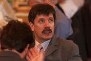 «Dieser Bilateralismus ist nicht das Endziel, und alle Parteien müssen sich die weitergehende Frage der EU-Beteiligung stellen», sagte der damalige CVP-Präsident Adalbert Durrer im Jahr 1998. (Bild: NEUE LZ/PETER APPIUS)