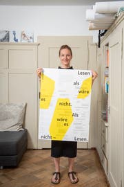 Das Magazin «Onepage», welches fünfmal pro Jahr als ausklappbares A1-Poster erscheint, scheint bei den Menschen in und ausserhalb der Region gut anzukommen. (Bild: Urs Bucher)