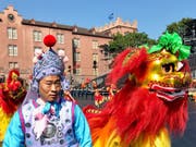 Ein besonderes Spektakel verspricht am diesjährigen Basel Tattoo eine chinesische Formation. (Bild: Martin Heutschi, Keystone-SDA)