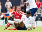 Xherdan Shaqiri hat sich vor Monatsfrist beim Nations-League-Spiel um Platz 3 gegen England einen Muskelriss in der Wade zugezogen (Bild: KEYSTONE/JEAN-CHRISTOPHE BOTT)