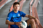 Mattia Hanusch feierte beim Nachwuchs Erfolge, nun will er das auch in der ersten Mannschaft tun. Bild: Eveline Beerkircher (Zug, 27. Juli 2019)