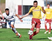 Raphael Suter (am Ball) sorgt für den SC Goldau auf und neben dem Platz für die Musik. Bild: Andy Scherrer