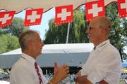 Christoph Sutter im Gespräch mit Gemeindepräsident Martin Haas. (Bild: Trudi Krieg)