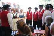 Der Jodelclub Seebuebe mit weiblicher Verstärkung. (Bild: Barbara Hettich)