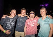 Auch die Jungen sind in Feierlaune: Silvan Hausammann, Simon Brühlmann, Simon Siegrist und Kai Vogt. (Bild: Andrea Stalder)