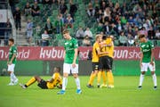 Die Enttäuschung der St. Galler, hier mit Cedric Itten (Mitte), währte nach dem Spiel nicht allzu lange. (Bild: Urs Bucher)