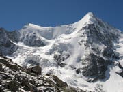 Drei deutsche Alpinisten war auf dem Aufstieg auf das Obergabelhorn (4064 Meter über Meer), als sich das Unglück ereignete. (Bild: KEYSTONE/ARNO BALZARINI)