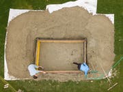 In Rorschach laufen die Vorbereitungen für das Sandskulpturenfestival bereits auf Hochtouren. (Bild: Tino Dietsche)