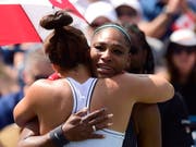 Serena Williams wird von ihrer Gegnerin Bianca Andreescu getröstet (Bild: KEYSTONE/AP The Canadian Press/FRANK GUNN)