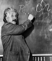 Wie war das nochmal – Einstein weiss es, ihr Kind auch, und Sie? (Bild: KEYSTONE/AP Photo/str)