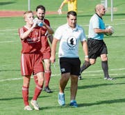 Ruedi Eisenhut (vorne Mitte) trägt als Trainer neu die Verantwortung beim FC Bütschwil. (Bild: Beat Lanzendorfer)