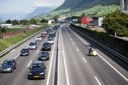 Stau auf der A2 am vergangenen Sonntag in Richtung Luzern. (Bild: Manuela Jans-Koch, Stans, 11. August)