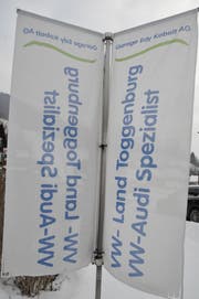Werbefahnen des VW-Land Toggenburg. (Bild: Sabine Camedda)