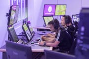 Die Video-Assistant-Referees machen bisher einen guten Job (Bild: key).