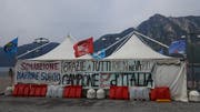 Protestzelte in Campione. (Bild: Lob)