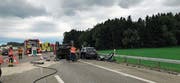 Beim Unfall am Sonntagabend kamen zwei Menschen ums Leben. (Bild: kapo)
