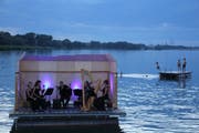 Das Amadè-Quintett spielte vor malerischer Kulisse (Bild: PD).