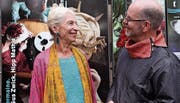Germaine Winterberg, deren Leben Gegenstand der aktuellen Ausstellung ist, mit Museumsdirektor Markus Landert. Bild: Christine Luley