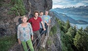 Heleen van Dorst, Gregor Vörös, Stefan Winiger und Wolfram Schneider (von links) beim Felsenweg. (Bild: Pius Amrein, Rigi Kaltbad, 8. August 2019)