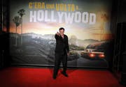 Regisseur Quentin Tarantino vor der Filmkulisse von «Once Upon a Time in Hollywood». Schon als Bub in Los Angeles hat er von Glamourwelt geträumt. (Bild:Key)