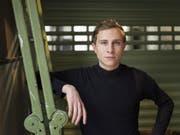 Der Berner Schauspieler Max Hubacher steht seit Kurzem für einen deutschen Kinofilm vor der Kamera. An der Seite von Til Schweiger und Heike Makatsch spielt er eine Hauptrolle. (Bild: Keystone/CHRISTIAN BEUTLER)