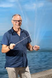 Ivo Mühleis war 38 Jahre lang als Dirigent tätig. Jetzt sucht er vermehrt die Ruhe. Diese findet er auch am Ufer des Bodensees. (Bild: Ralph Ribi)