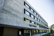 Gefährdet: Das Spital Wattwil. (Bild: Ralph Ribi)