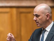 Sozialminister Alain Berset hatte sich im Nationalrat vergeblich gegen eine Kürzung der Kinderrenten ausgesprochen. Im Ständerat hat er bessere Chancen. (Bild: KEYSTONE/ALESSANDRO DELLA VALLE)
