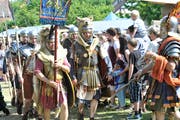 Römische Legionäre am historischen Markt auf Schloss Wellenberg. (Bild: Donato Caspari, 25. Mai 2017)