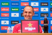 Das Schmunzeln ist zurück bei FCL-Trainer Thomas Häberli. Während der Medienkonferenz am Mittwoch in Barcelona ist der Ballwiler in aufgeräumter Stimmung. (Bild: Martin Meienberger/Freshfocus, 14. August 2019)