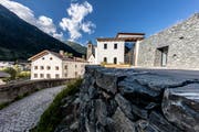 Ab 1157 Kloster, im 19.Jahrhundert Brauerei, heute Heimat für Kunst: das Muzeum Susch im Engadin. (Bild: Andrea Badrutt)
