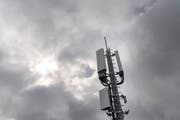 Mobilfunkanlagen sind ungern gesehene Nachbarn. (Bild: Keystone/Martial Trezzini)