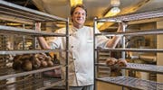 Rückblick: Aron Lehmann in der Bäckerei Wagner. (Bild: Benjamin Manser)