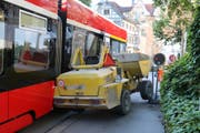 Die Unfallstelle auf dem Burggraben unmittelbar vor der Einmündung der Glockengasse. (Bilder: Stadtpolizei St.Gallen - 14. August 2019)