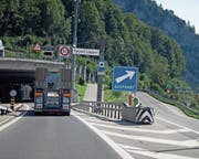 Die Ausfahrt Hergiswil auf der A8 beim Loppertunnel.Bild: Corinne Glanzmann (Alpnach, 14. August 2019)