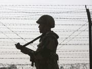 Scharmützel kommen entlang der Kontrolllinie zwischen den von Indien und Pakistan beherrschten Teilen Kaschmirs immer wieder vor. (Bild: Keystone/EPA/RAMINDER PAL SINGH)