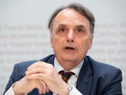 Staatssekretär Mario Gattiker ist nach einem Herzinfarkt auf dem Weg der Besserung. (Bild: KEYSTONE/ANTHONY ANEX)