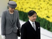 Der japanische Kaiser Naruhito und Kaiserin Masako an einer Gedenkveranstaltung zur Kapitulation Japans im Zweiten Weltkrieg. (Bild: KEYSTONE/EPA/KIYOSHI OTA)