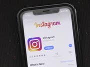 Instagram-Nutzer können in Zukunft vermeintliche Fake News melden. (Bild: Keystone/AP/AMR ALFIKY)