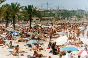 Schweizer gehen oft in die Ferien. Gerade in südlichen Ländern wie Spanien (hier Mallorca) sollte man aufpassen. (Bild: Keystone)