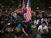 Tausende Menschen sind am Freitag auf die Strasse gegangen, um für Freiheit zu demonstrieren. (Bild: KEYSTONE/EPA/ROMAN PILIPEY)